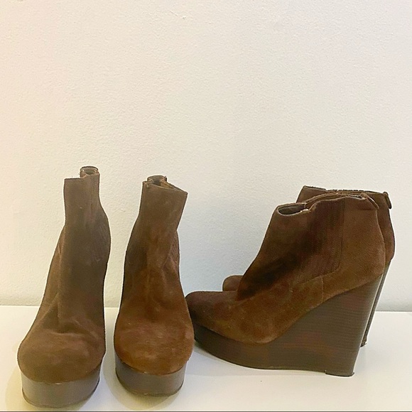 Two pairs of booties - Picture 3 of 3